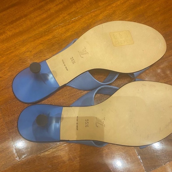 Louis Vuitton - Picture 2 of 2